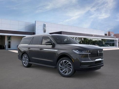 New 2026 Lincoln Navigator Premiere AWD/4WD image 8