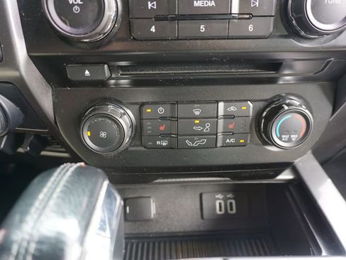 Used 2016 Ford F150 XLT w/ Equipment Group 302A Luxury image 11