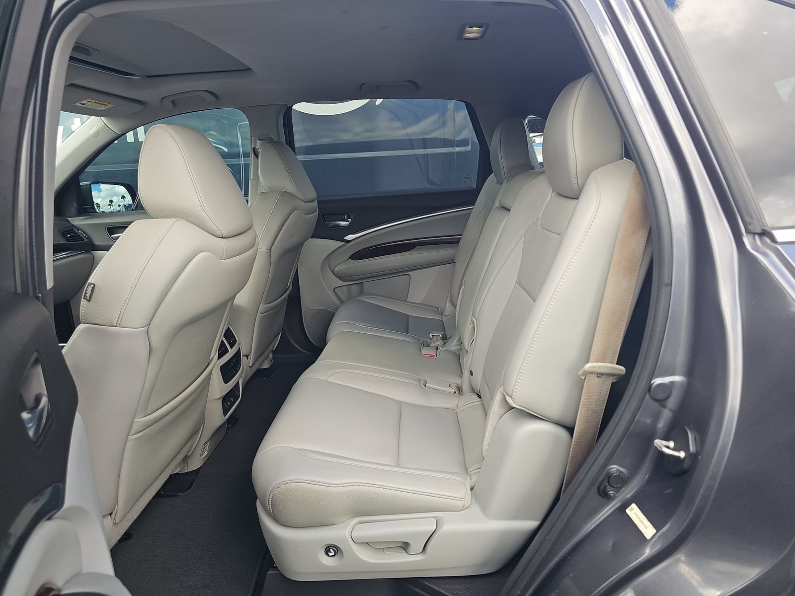 Used 2017 Acura MDX w/ Technology Package FWD image 6