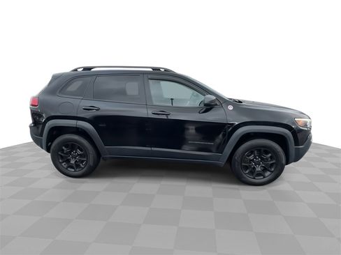 Used 2019 Jeep Cherokee Trailhawk w/ Cold Weather Group image 9