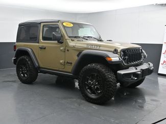 Used 2025 Jeep Wrangler Sport video 2