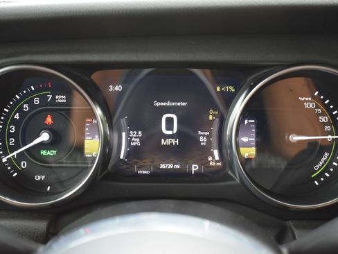 Used 2022 Jeep Wrangler Unlimited Sahara w/ Cold Weather Group AWD/4WD image 11