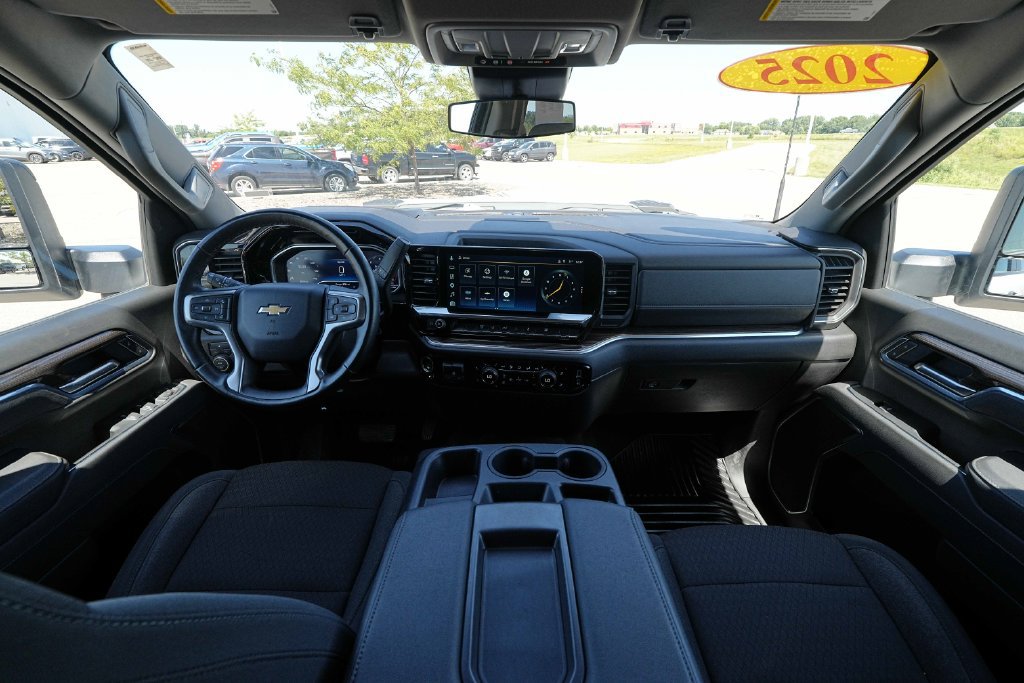 Used 2025 Chevrolet Silverado 2500 LT AWD/4WD image 28