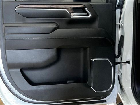 Used 2024 Chevrolet Silverado 2500 LTZ w/ LTZ Plus Package image 36