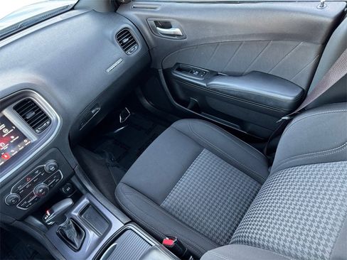 Used 2018 Dodge Charger GT w/ Blacktop Package image 17