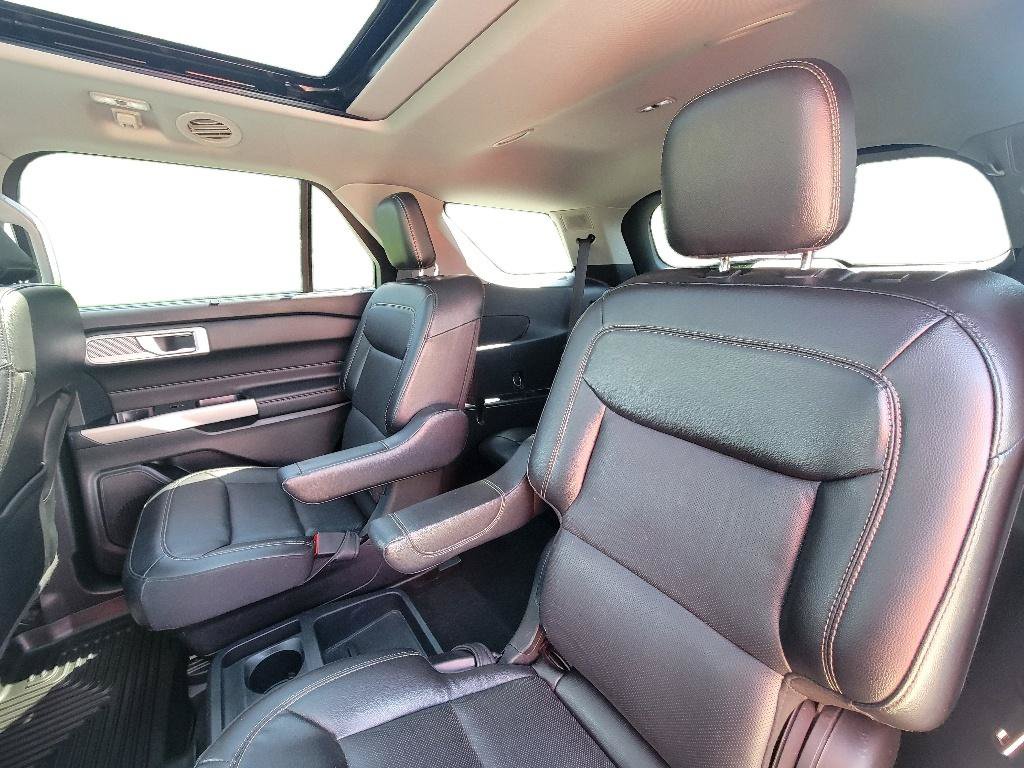 Used 2021 Ford Explorer Limited w/ Equipment Group 301A AWD/4WD image 25
