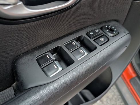 Used 2019 Kia Soul + image 15