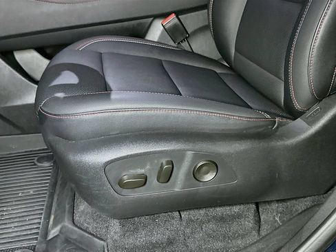 Used 2025 Chevrolet Traverse Z71 w/ Driver Confidence Package AWD/4WD image 18
