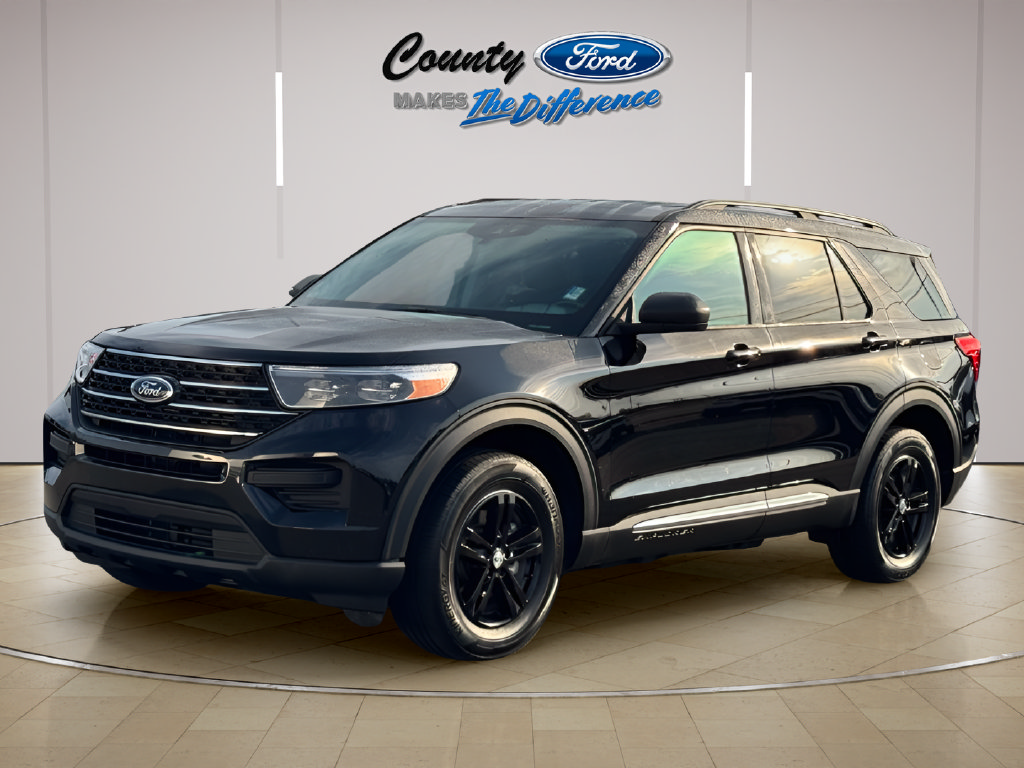 Used 2022 Ford Explorer XLT AWD/4WD image 2