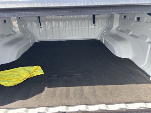 Used 2025 GMC Canyon AT4 w/ Technology Plus Package AWD/4WD image 4