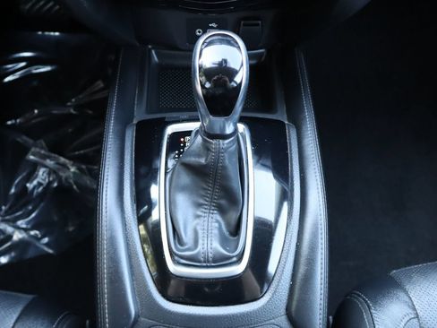 Used 2018 Nissan Rogue SL FWD image 36