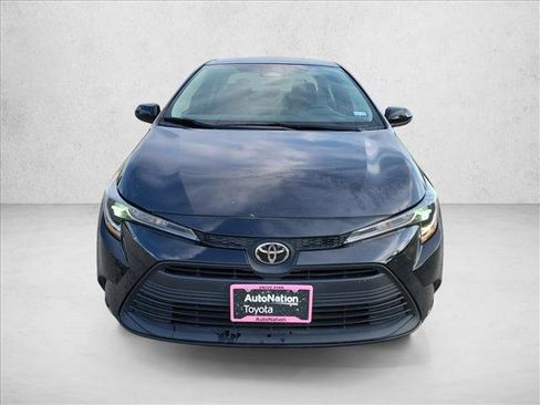 Used 2023 Toyota Corolla LE FWD image 2
