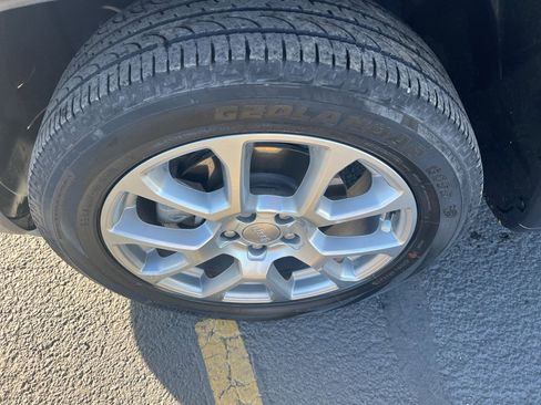 Used 2022 Jeep Compass Latitude w/ Sun and Sound Group image 6