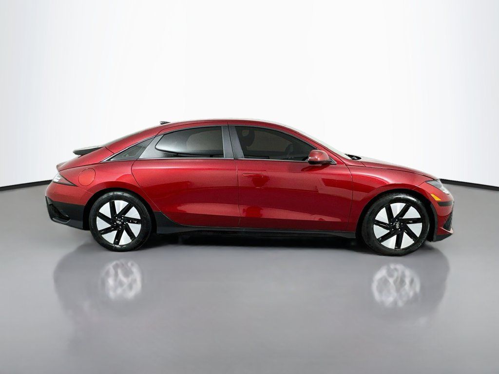 Used 2023 Hyundai Ioniq 6 SE RWD image 4