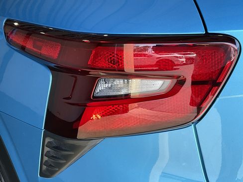 Used 2025 Chevrolet Trax LS FWD image 9