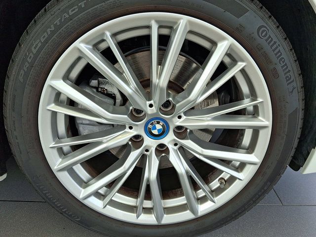 Certified 2023 BMW 330e xDrive w/ Premium Package AWD/4WD image 8