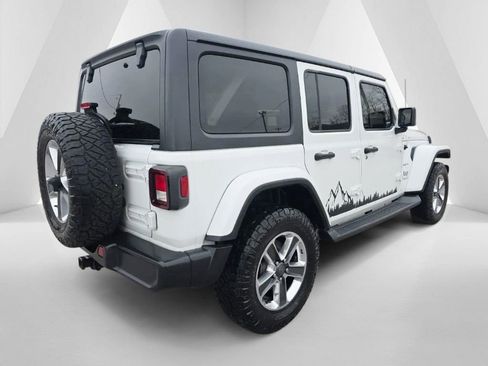 Used 2019 Jeep Wrangler Unlimited Sahara AWD/4WD image 5