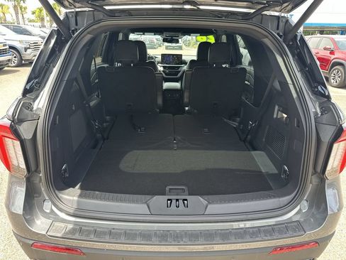 Used 2026 Ford Explorer ST-Line w/ ST-Line Street Pack RWD image 31