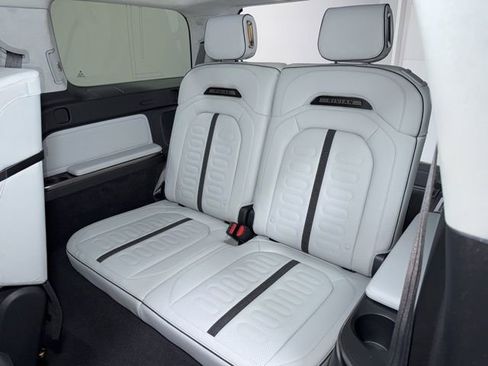 Used 2024 Rivian R1S Adventure AWD/4WD image 25