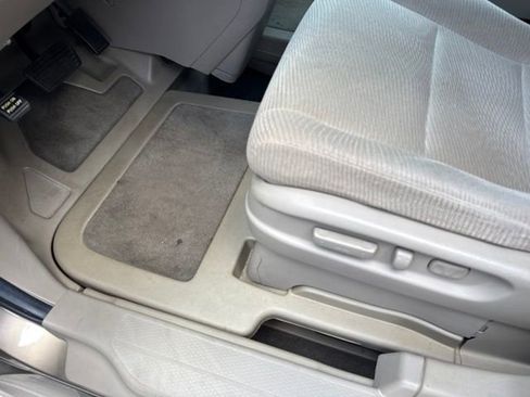 Used 2011 Honda Odyssey EX image 10