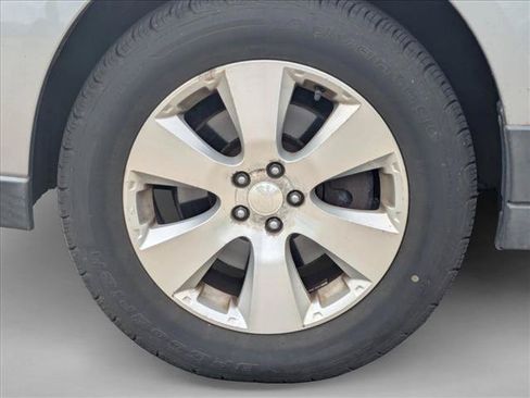 Used 2011 Subaru Outback 3.6R Limited AWD/4WD image 9