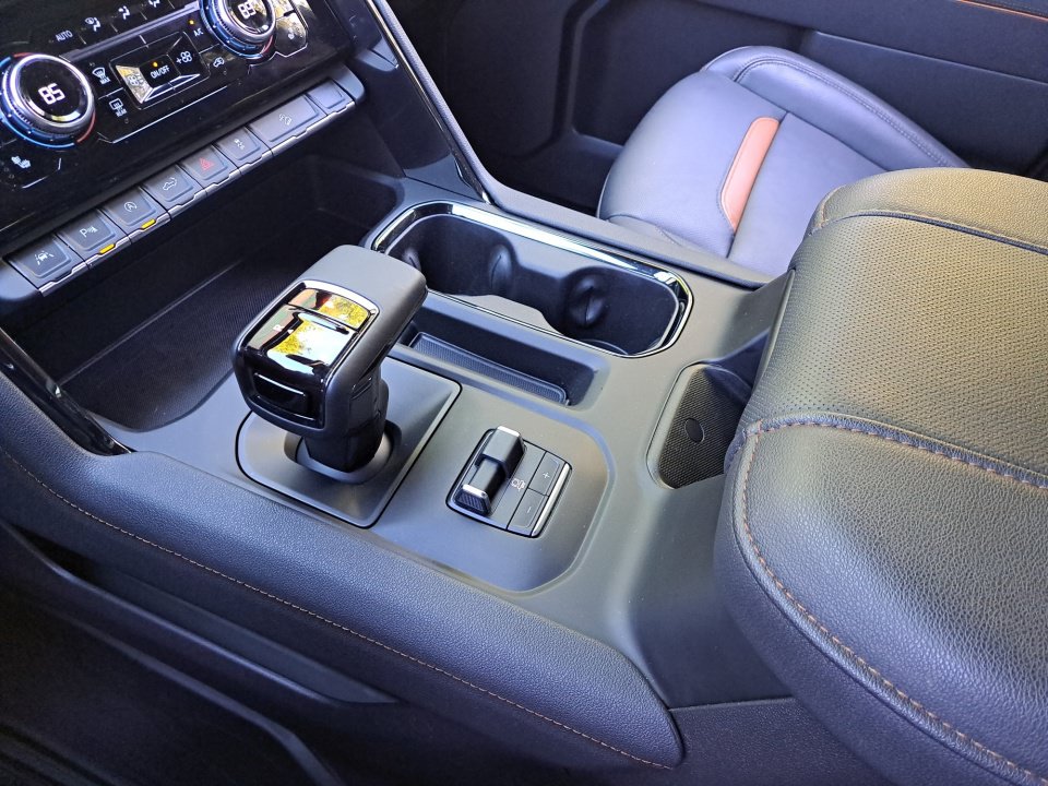 Used 2025 GMC Sierra 1500 AT4 w/ AT4 Premium Package AWD/4WD image 29