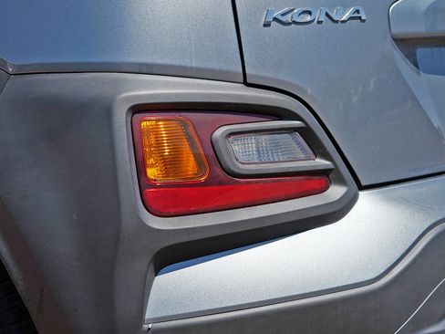 Used 2021 Hyundai Kona SEL Plus FWD image 9