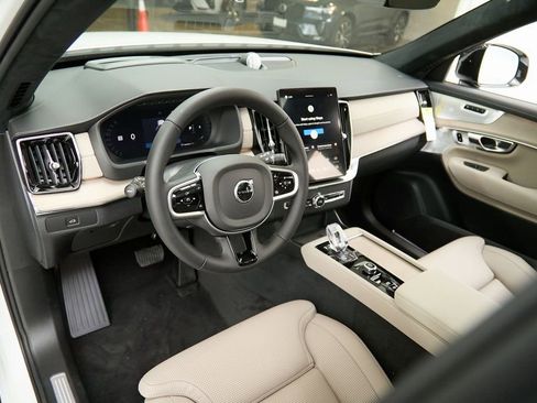 New 2026 Volvo XC90 B6 Ultra w/ Lounge Package image 11