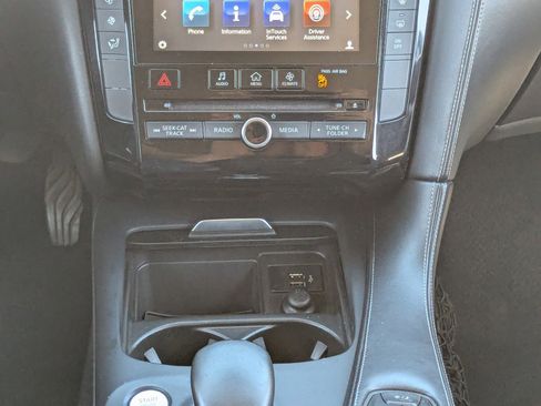 Used 2019 INFINITI QX50 Luxe w/ Navigation Package image 22