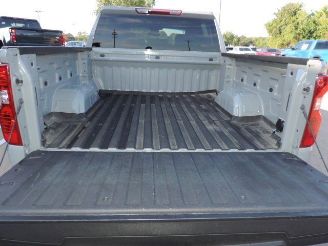 Used 2024 Chevrolet Silverado 1500 Custom w/ Turbomax Blackout Package RWD image 19