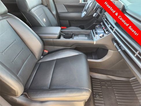 Used 2025 Hyundai Santa Fe Limited image 15