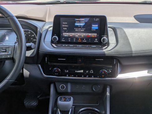 Used 2021 Nissan Rogue SV w/ Premium Package AWD/4WD image 17