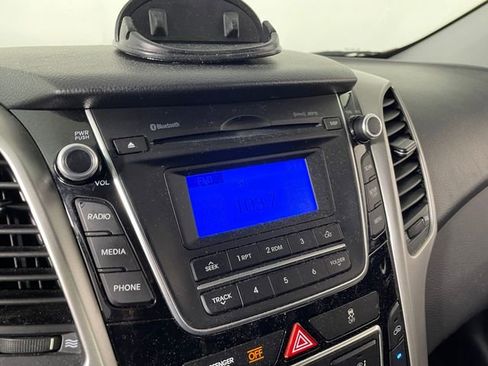 Used 2014 Hyundai Elantra GT w/ Option Group 02 image 7