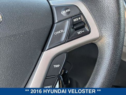Used 2016 Hyundai Veloster image 17