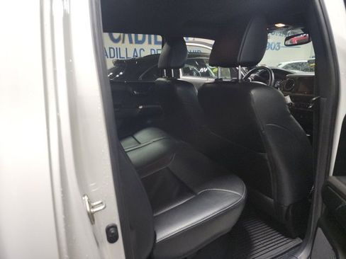 Used 2018 Toyota Tacoma SR image 13