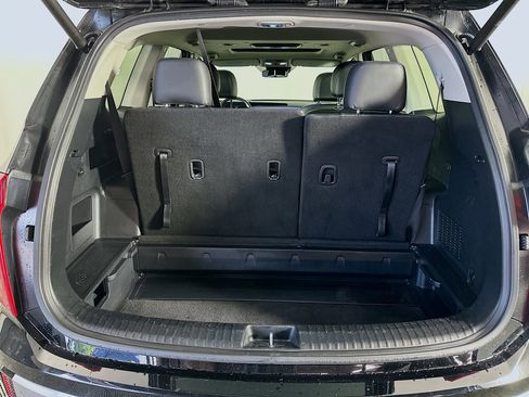 Used 2025 Kia Telluride S FWD image 32