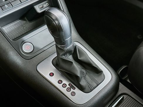 Used 2017 Volkswagen Tiguan S image 24