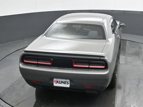 Used 2017 Dodge Challenger R/T RWD image 29