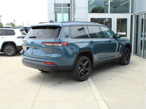 New 2026 Jeep Grand Cherokee L Limited w/ Limited Altitude Package AWD/4WD image 6