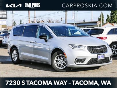 Used 2024 Chrysler Pacifica Touring-L