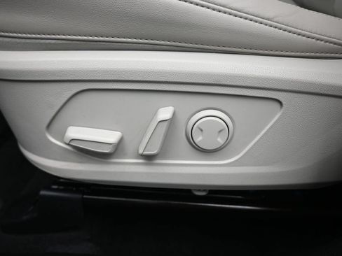 Used 2023 Kia Sorento S FWD image 12