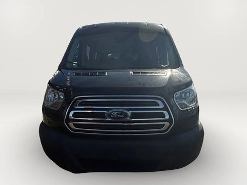 Used 2019 Ford Transit 350 XLT image 9