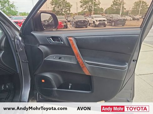 Used 2012 Toyota Highlander Limited w/ Tow Pkg AWD/4WD image 42