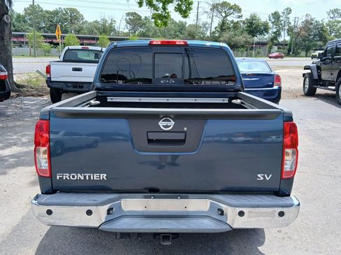 Used 2014 Nissan Frontier SV w/ SV Value Truck Package RWD image 4