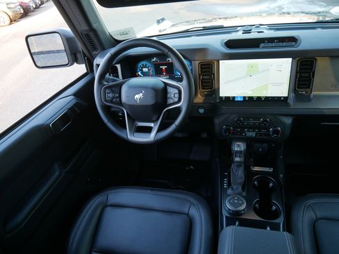 Used 2025 Ford Bronco Big Bend image 9