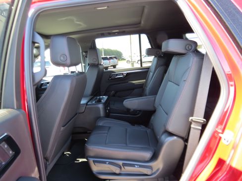Used 2025 Chevrolet Tahoe RST w/ Advanced Technology Package AWD/4WD image 17