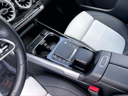 Certified 2023 Mercedes-Benz GLB 250 4MATIC image 15