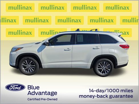 Used 2018 Toyota Highlander XLE w/ Carpet Mat Package (TMS) FWD image 13