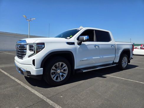 Used 2024 GMC Sierra 1500 Denali w/ Technology Package AWD/4WD image 2