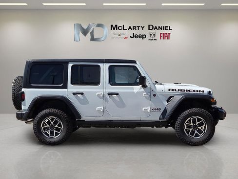 Used 2025 Jeep Wrangler Unlimited Rubicon image 6